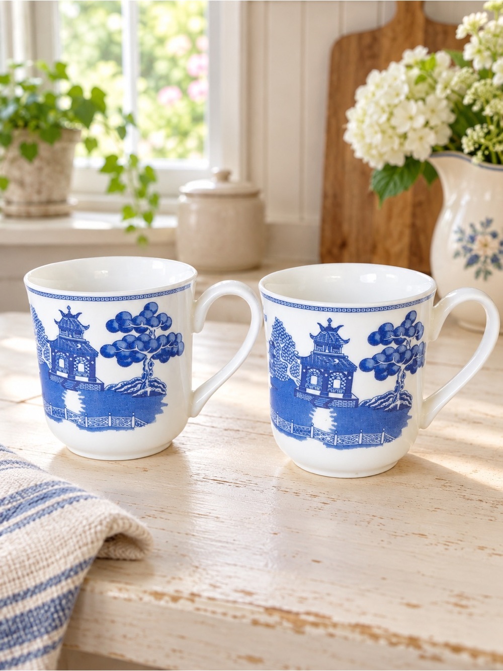 Johnson Bros Blue Willow English Coffee Mugs Set Of 2 Vintage Blue & White